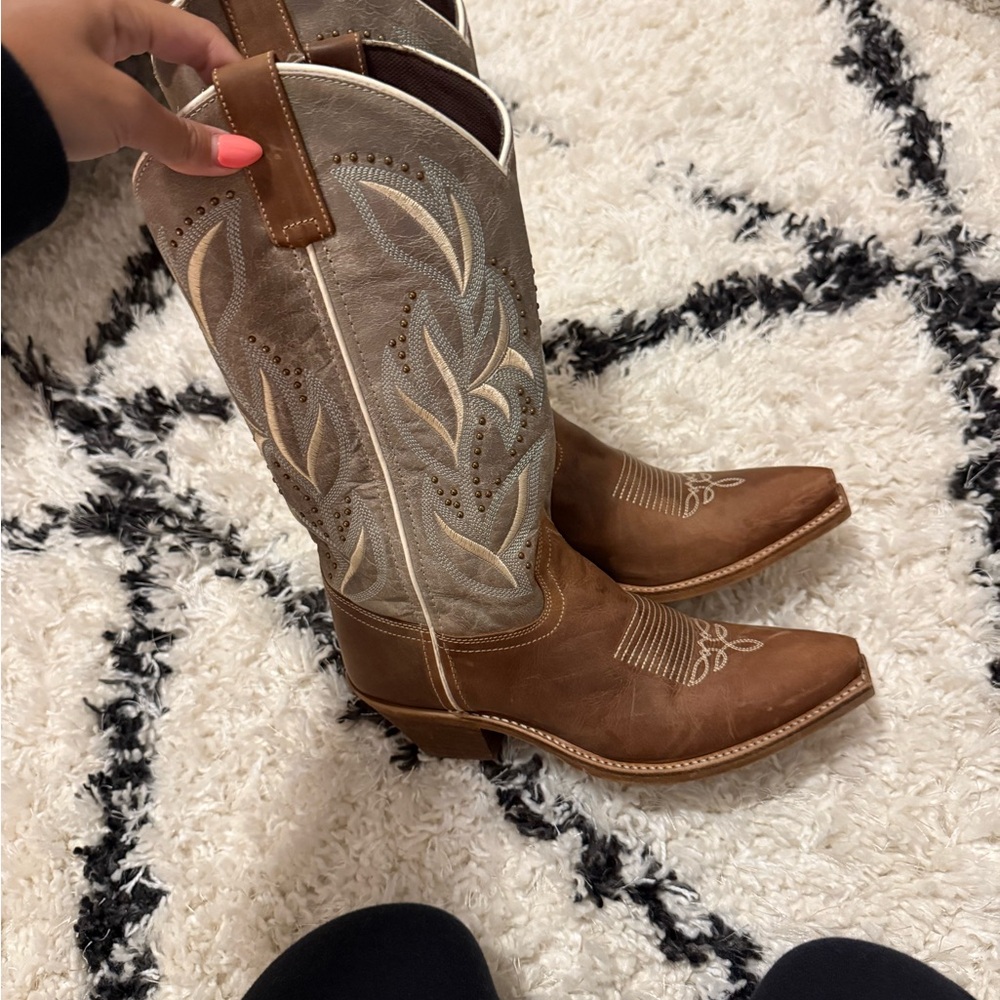 Women’s cowboy boots